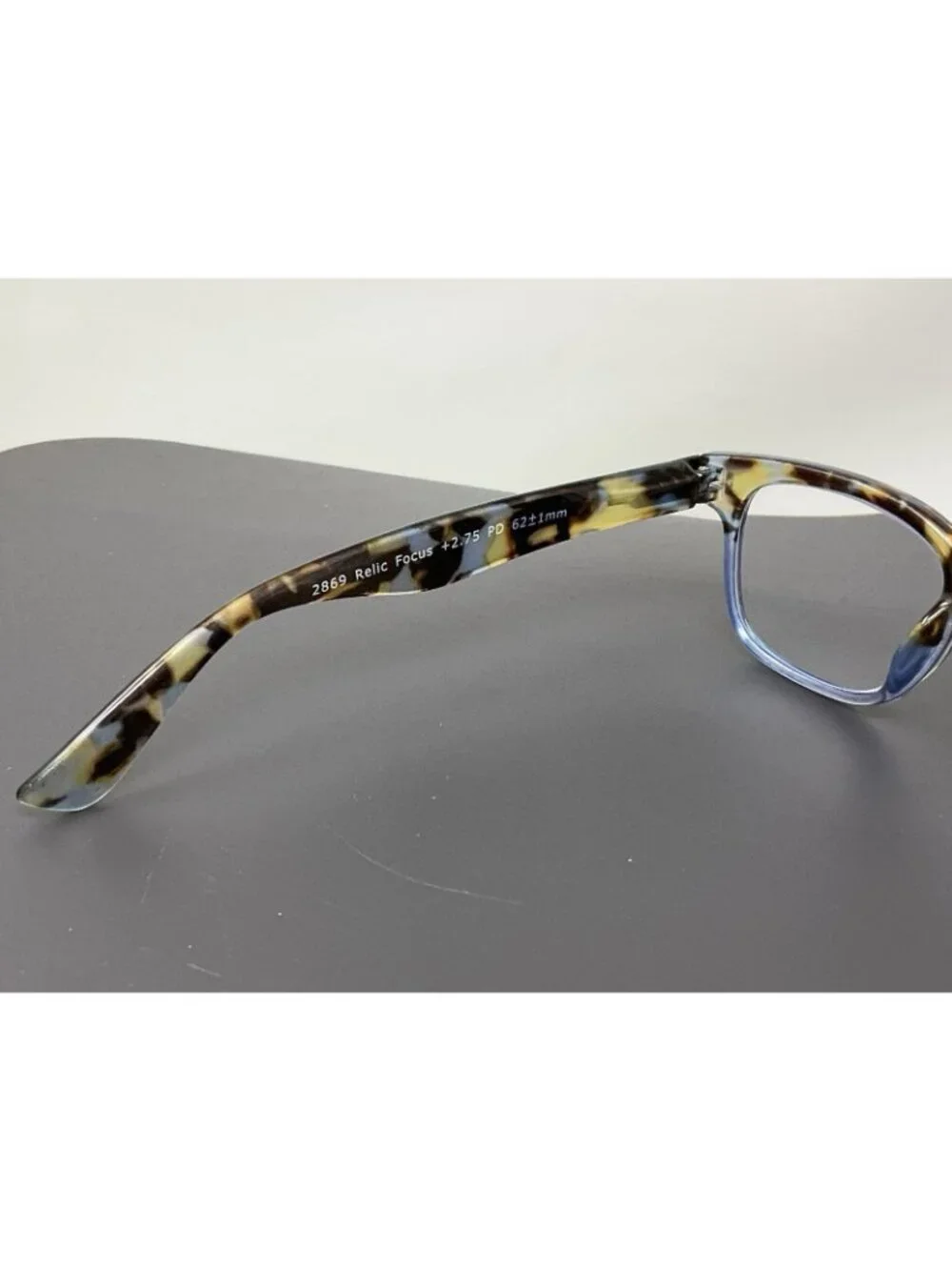 Peepers frame very
